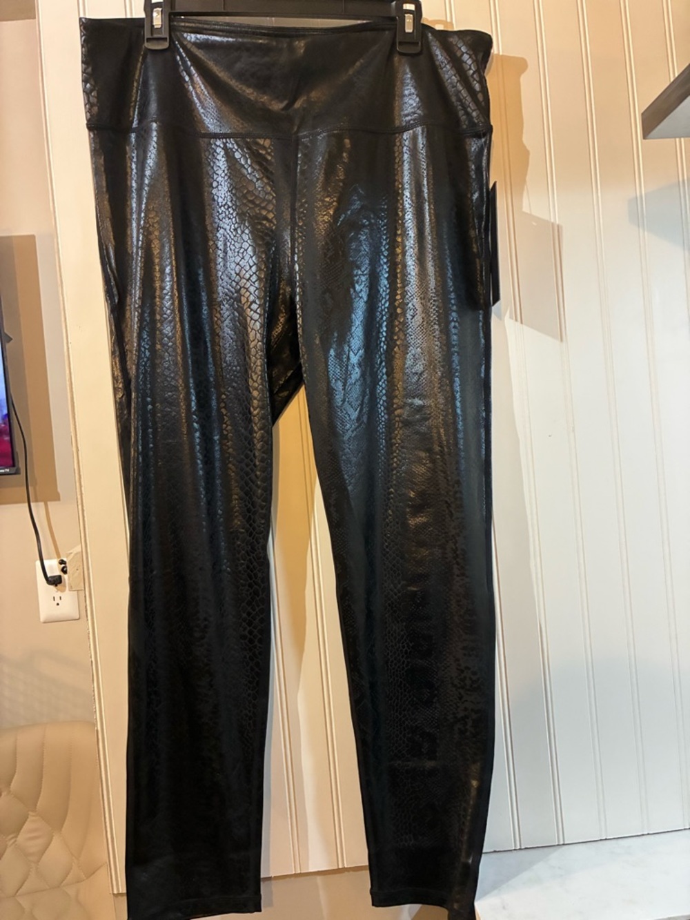 Mono B Black Leggings with Gold Snake-Print - Picture 2 of 9